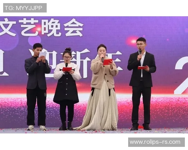 足球球星送上新年祝福 用激情与梦想点亮2025年新篇章