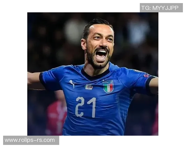 写实风格呈现足球球星风采 聚焦技术与情感的完美结合 写实风格呈现足球球星风采 聚焦技术与情感的完美结合