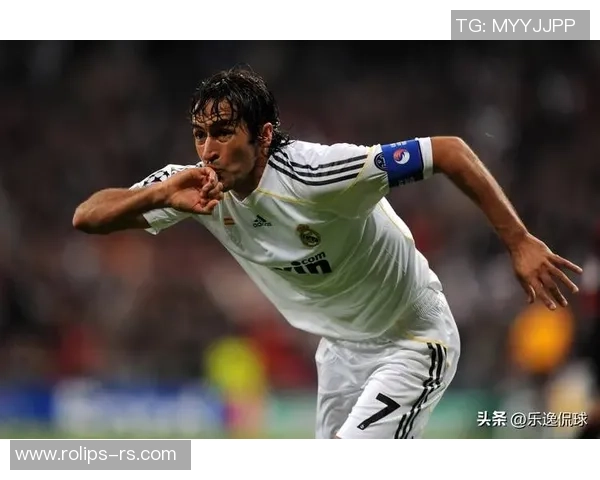 足球史上十大伟大球星盘点 各时代传奇人物的巅峰对决与影响力 足球史上十大伟大球星盘点 各时代传奇人物的巅峰对决与影响力