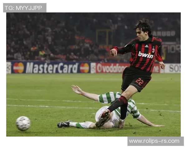 足球巨星们的最新动向与生活方式揭秘他们赛场之外的精彩世界